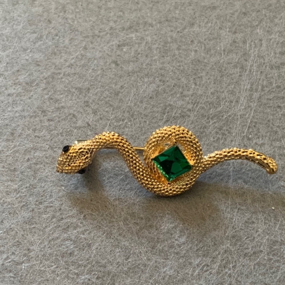 Vintage Gold Tone Snake Brooch with Emerald Green Crystal Square Stone Pin